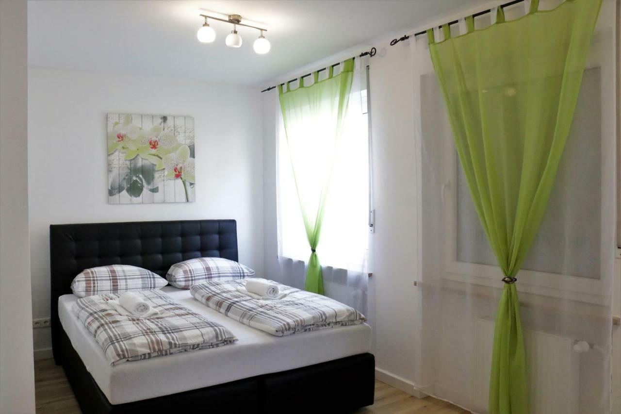 Center Apartment *